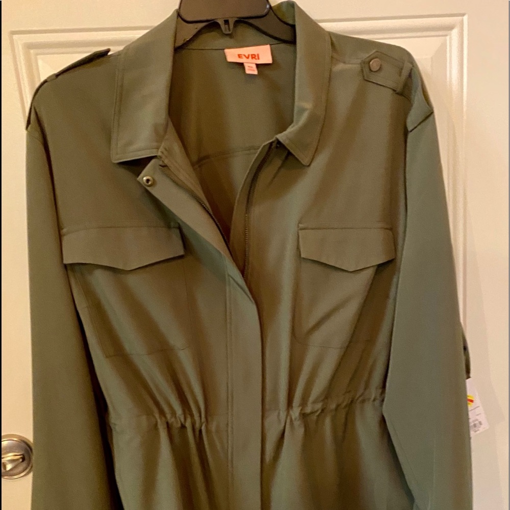 Women’s 4X size Jacket, Zippered, Long Sleeve